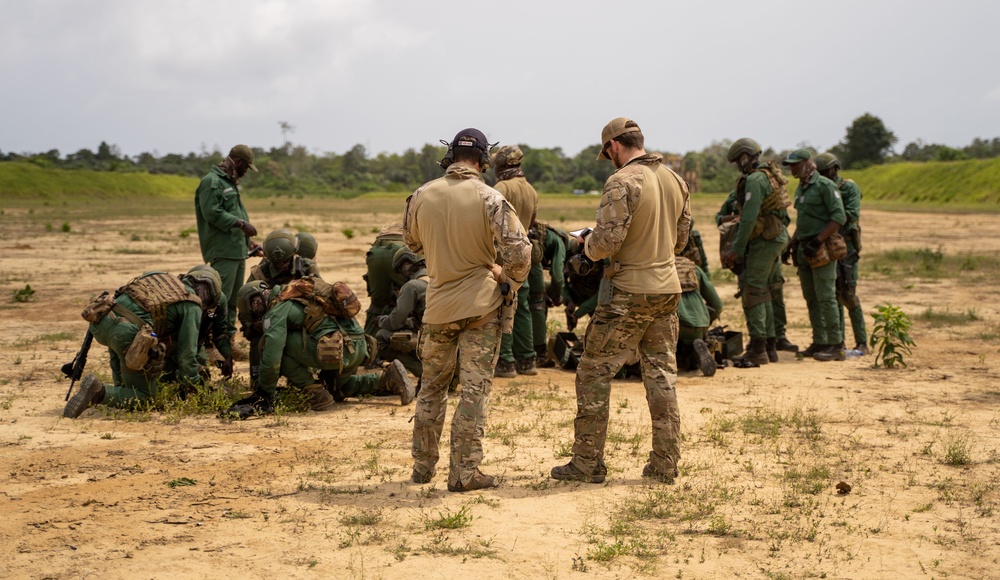 France, Netherlands and Côte d'Ivoire, train at 400m range
