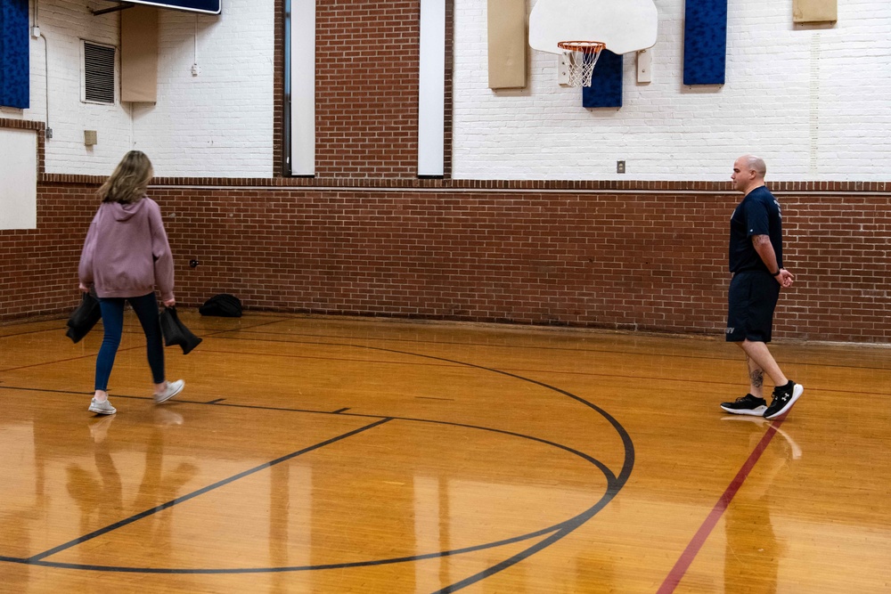 Recruit Training Command Sailors workout with local high schoolers