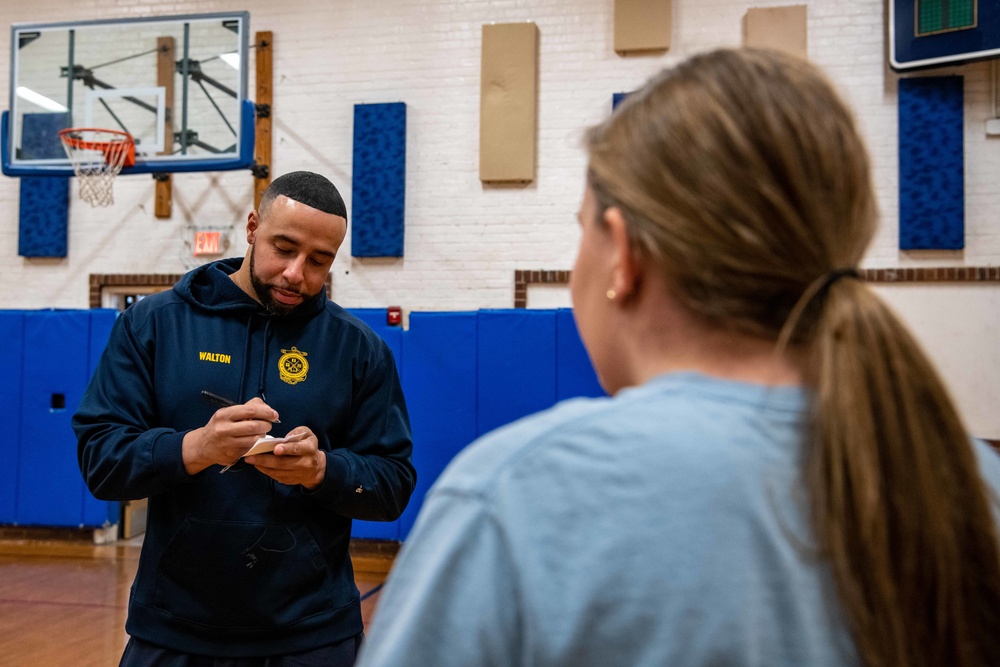 Recruit Training Command Sailors workout with local high schoolers