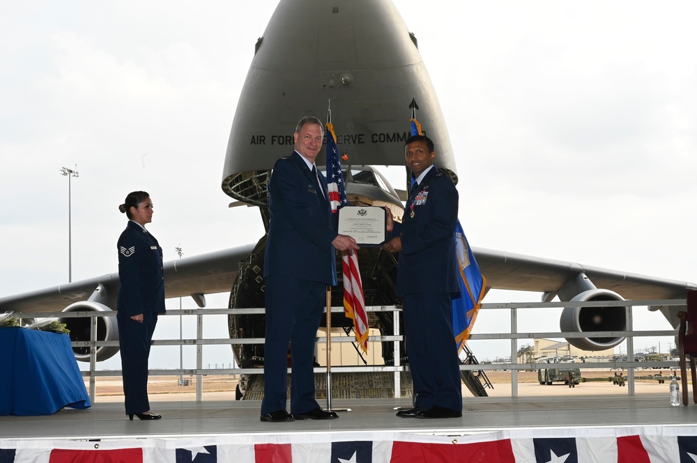 Alamo Wing Vice Commander Retires