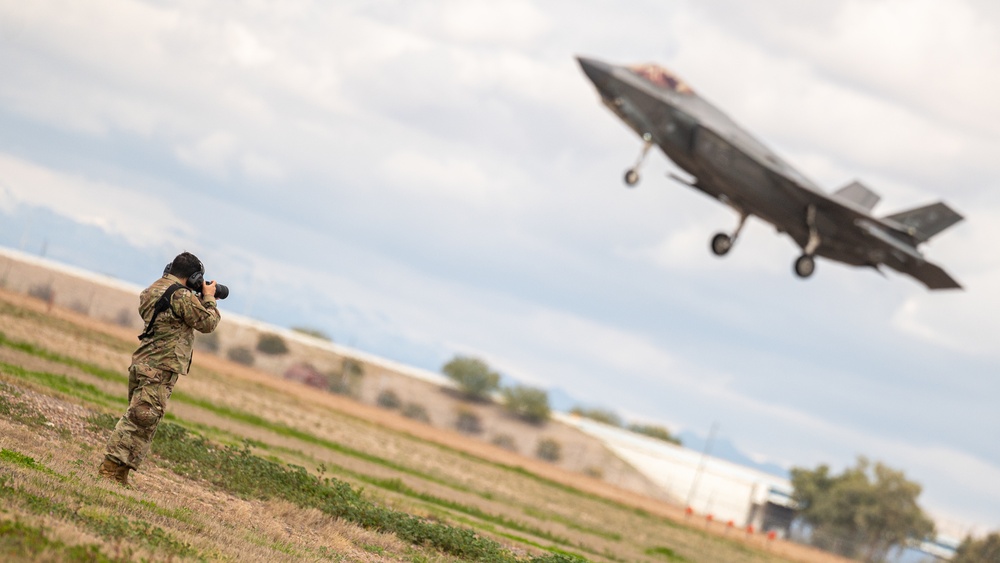 Luke trains world’s greatest F-35 pilots