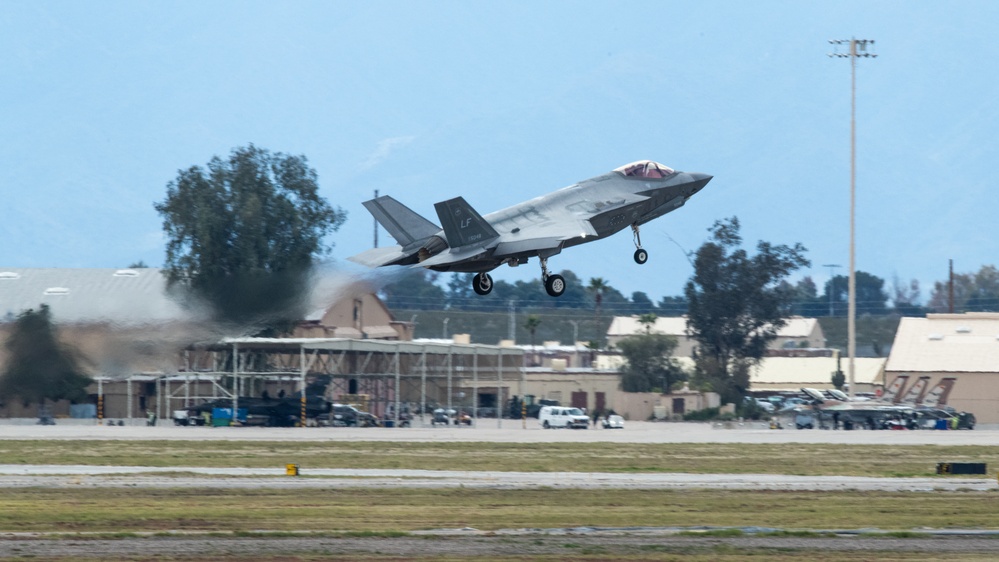 Luke trains world’s greatest F-35 pilots