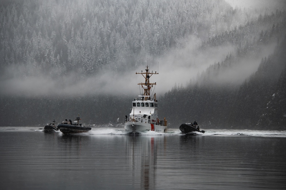 U.S. Coast Guard, Royal Canadian Mounted Police conduct law enforcement training