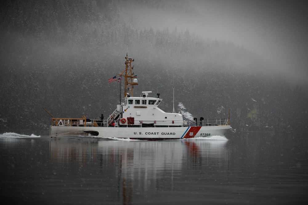 U.S. Coast Guard, Royal Canadian Mounted Police conduct law enforcement training