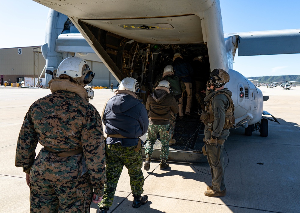 Commandant of the Philippine Marine Corps visits with I MEF leadership