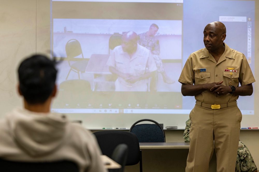 Commander, Navy Region Hawaii, NAVFAC Hawaii Visit University of Hawaii Engineering Class