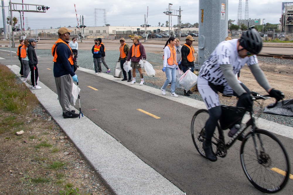 USS Essex Community Cleanup at Harbor Drive