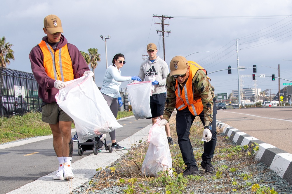 USS Essex Community Cleanup at Harbor Drive