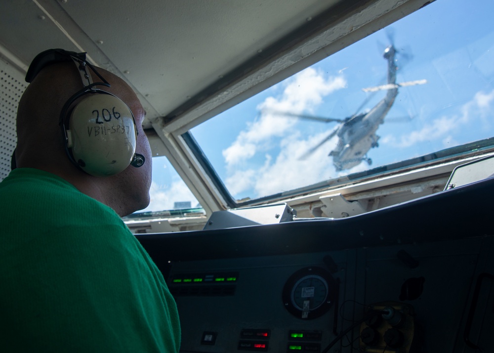 Sailor Mans The Integrated Catapult Control Station