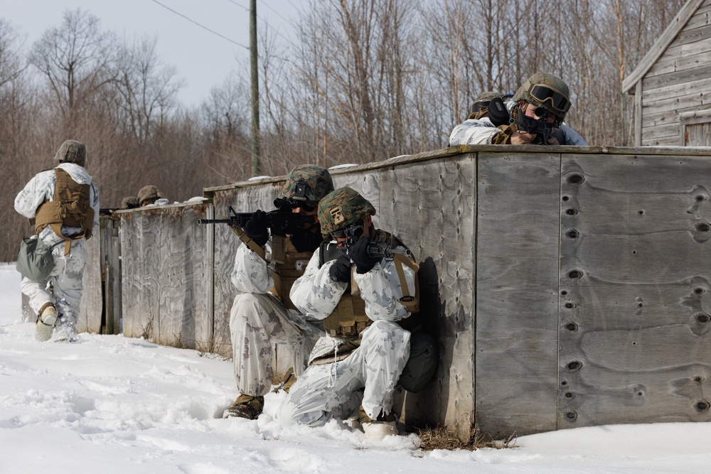 U.S. Marines with 2nd Landing Support Battalion Conduct Disbursing Operations in Fort Drum