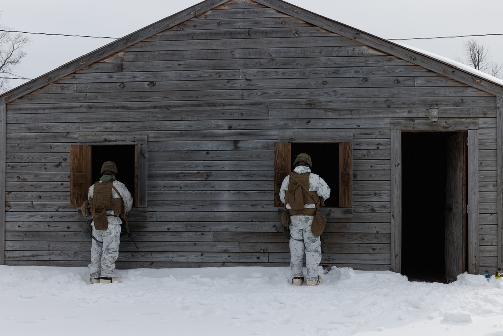 U.S. Marines with 2nd Landing Support Battalion Conduct Disbursing Operations in Fort Drum