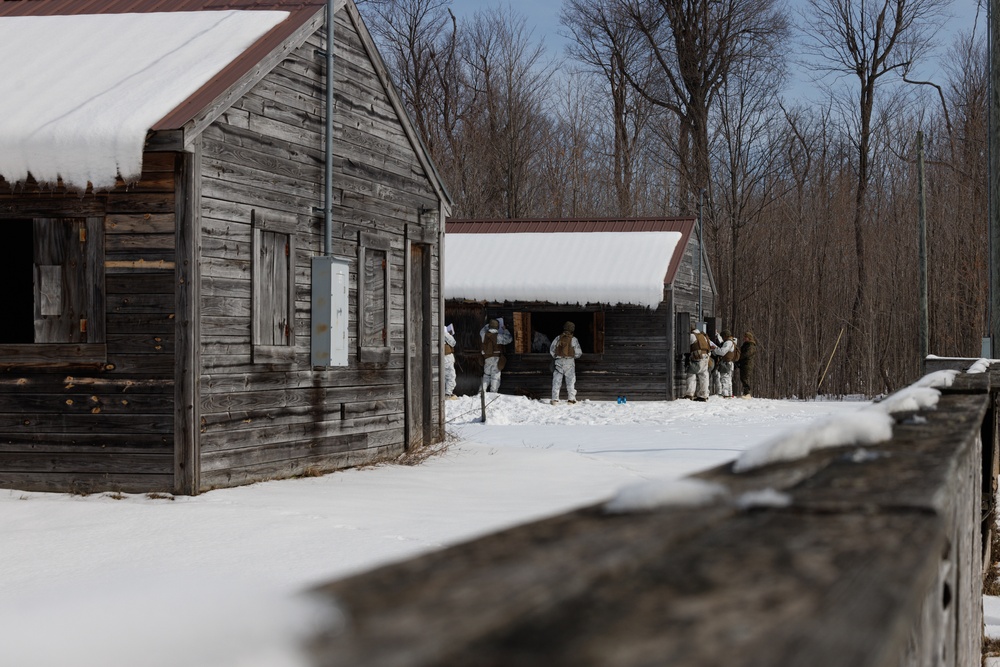 U.S. Marines with 2nd Landing Support Battalion Conduct Disbursing Operations in Fort Drum