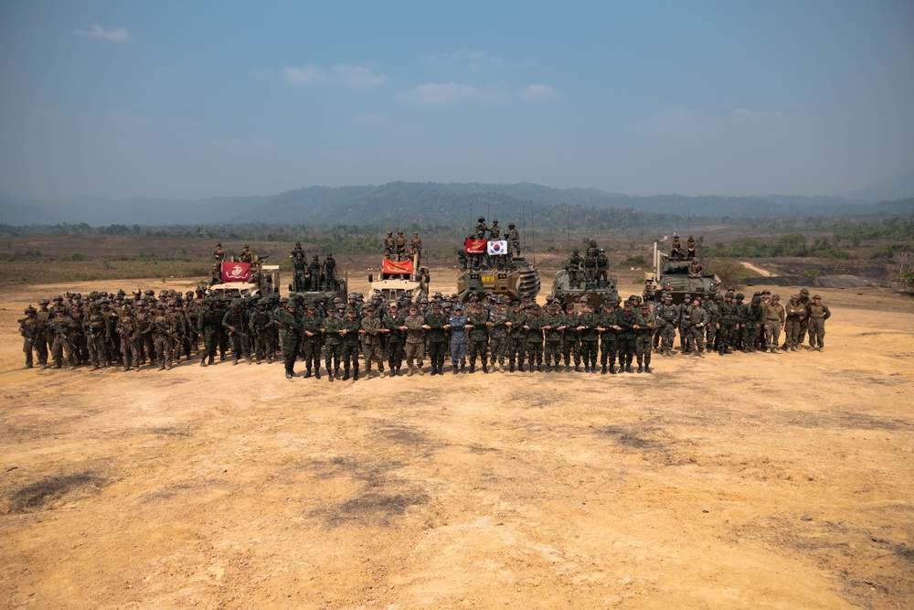 Cobra Gold 23 | CLR-3 commanding officer gathers with multinational leaders to observe a simulated ground assault