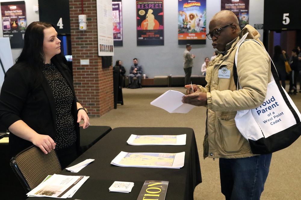 Family members take peek into plebes life at West Point during Plebe-Parent Weekend