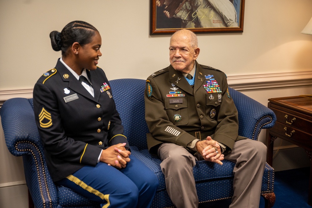 Secretary Hicks attends Medal of Honor Hall of Heroes Induction Ceremony