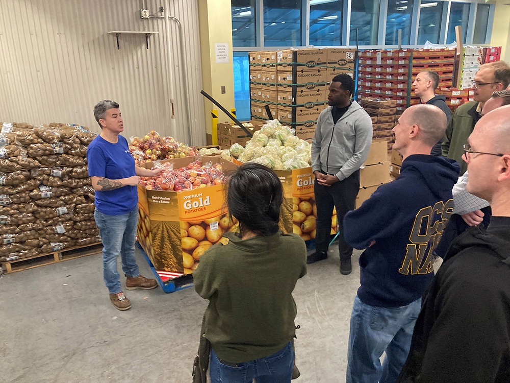 DLA Land and Maritime gives Ohio families in need a helping hand