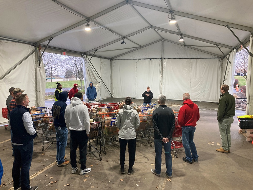 DLA Land and Maritime gives Ohio families in need a helping hand