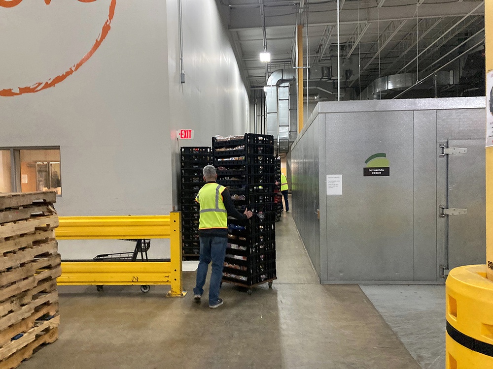 DLA Land and Maritime gives Ohio families in need a helping hand