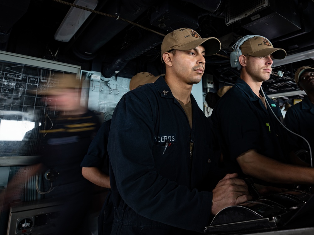 USS Farragut Arrives in Manta, Ecuador