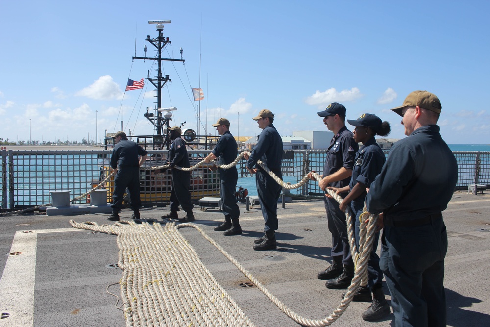 USS Milwaukee Pulls into Ponce