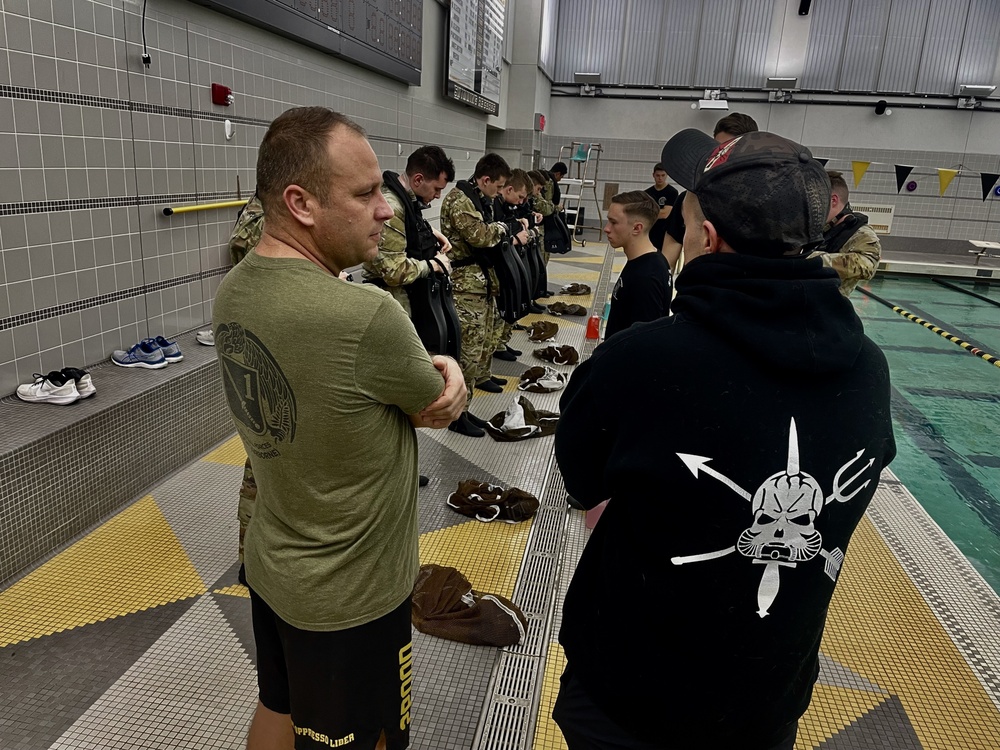 U.S. Army Master Sergeant Earl Plumlee tours East Coast