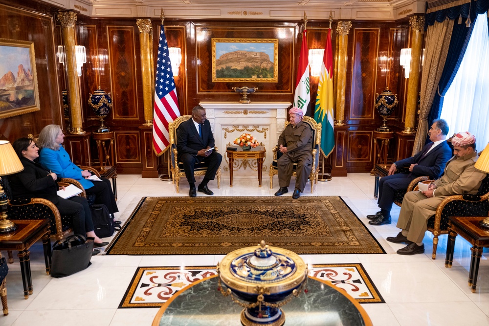 SECDEF Meets with Leaders in Iraq