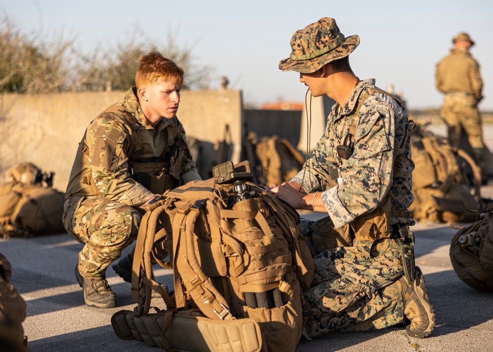 26th MEU Conducts an R&amp;S Insertion during MEUEX III