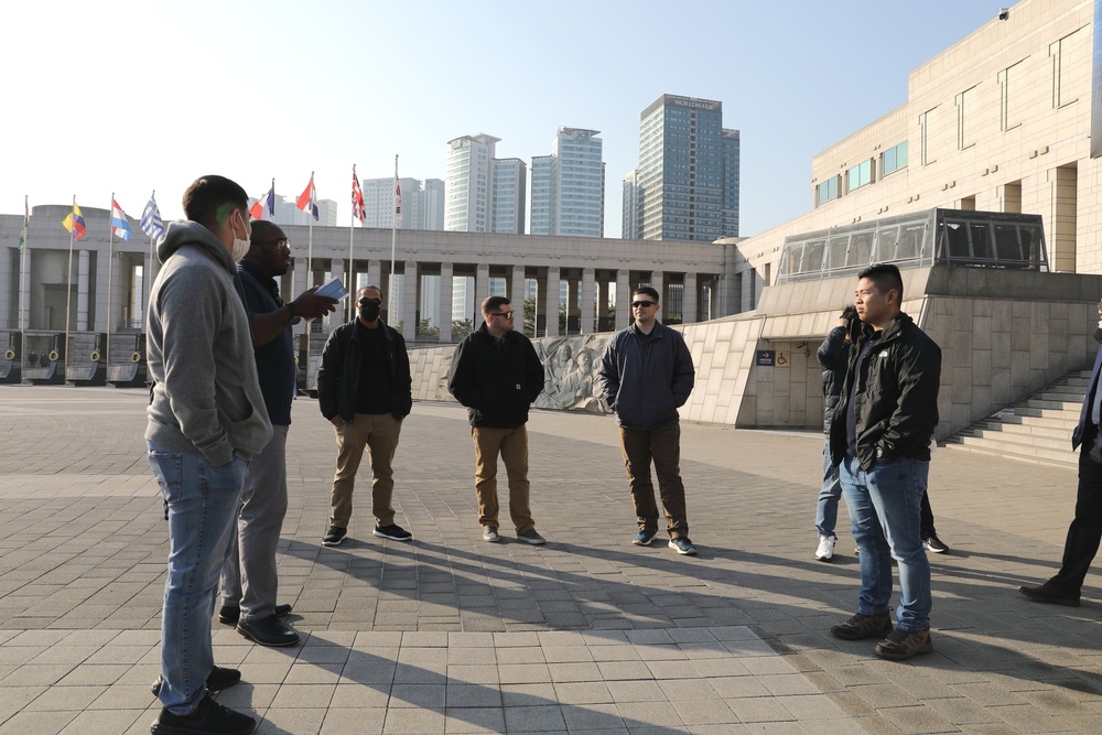 532nd Military Intelligence Batallion holds Regional Leader Professional Development Session with Republic Of Korea Army.