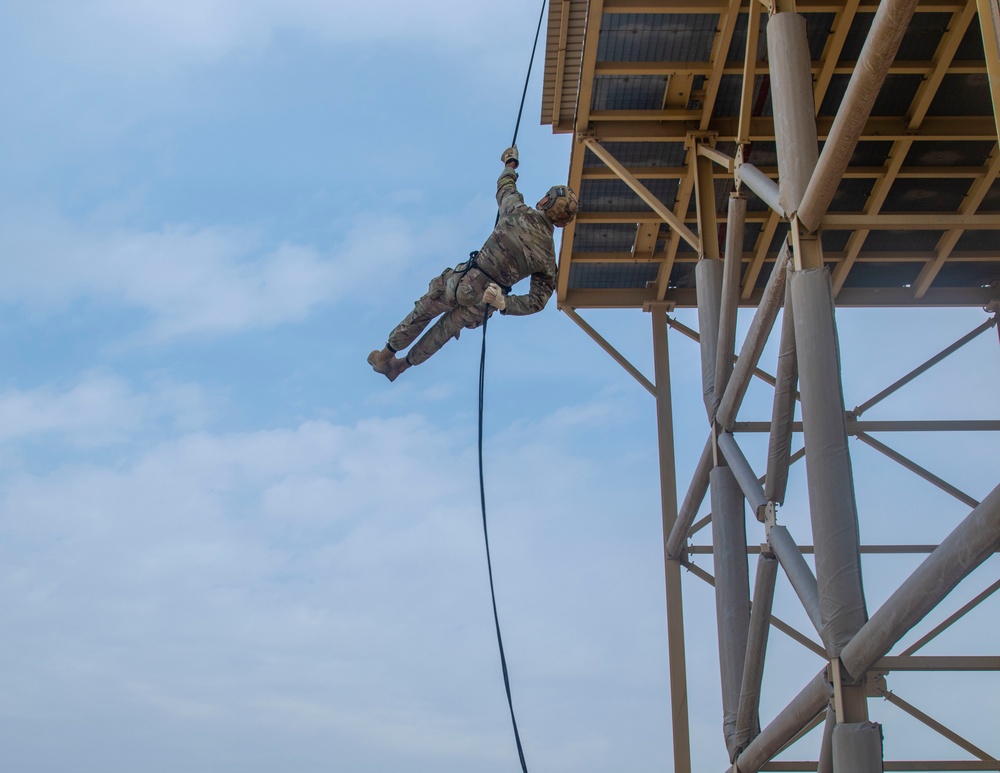 Rappel Master course attacks the rappel tower in Kuwait