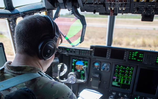 353 SOW refuels USMC Lightning