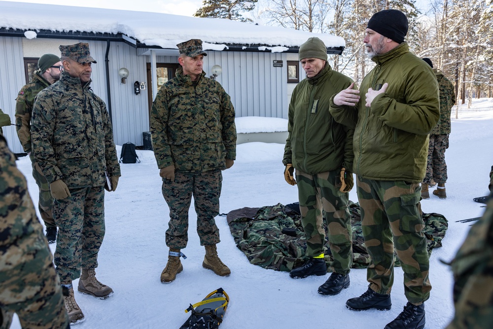 2d MARDIV CG Visits Marines, Sailors and NATO Allies