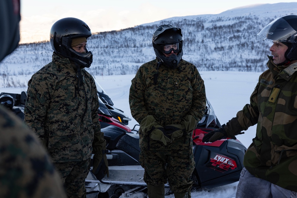 2d MARDIV CG Visits Marines, Sailors and NATO Allies