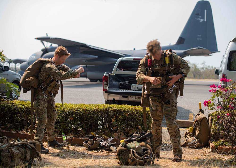 U.S., Thai Jump Together