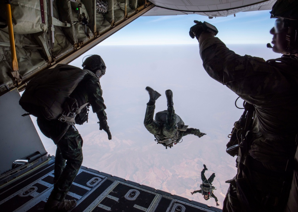 U.S., Thai Jump Together