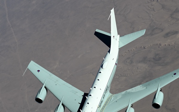 USAF KC-135 Stratotanker refuels RAF RC-135, USAF F-15s in CENTCOM AOR
