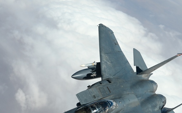 USAF KC-135 Stratotanker refuels RAF RC-135, USAF F-15s in CENTCOM AOR