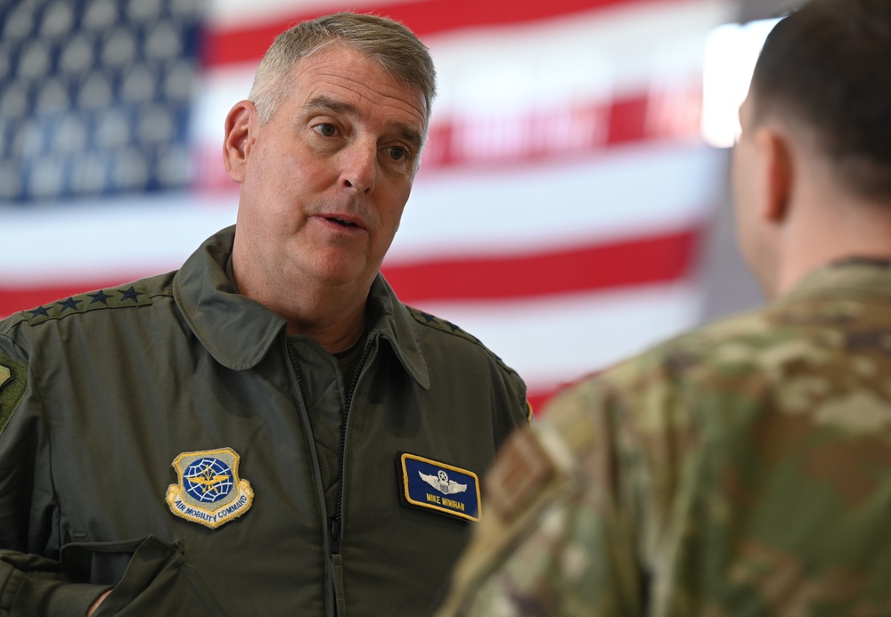 Air Mobility Command leadership visits 521st AMOW