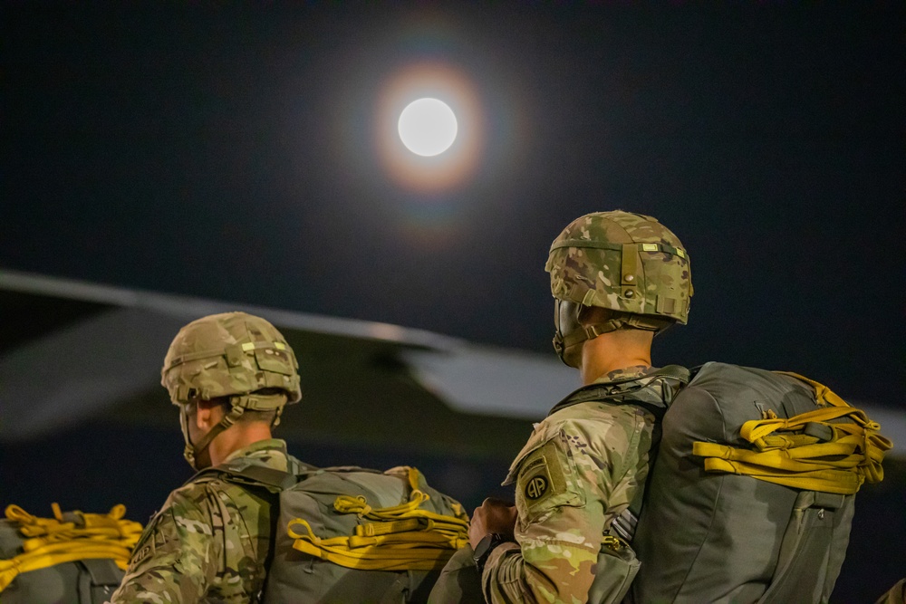 82nd Airborne Division Paratroopers Prepare for Panther Giant