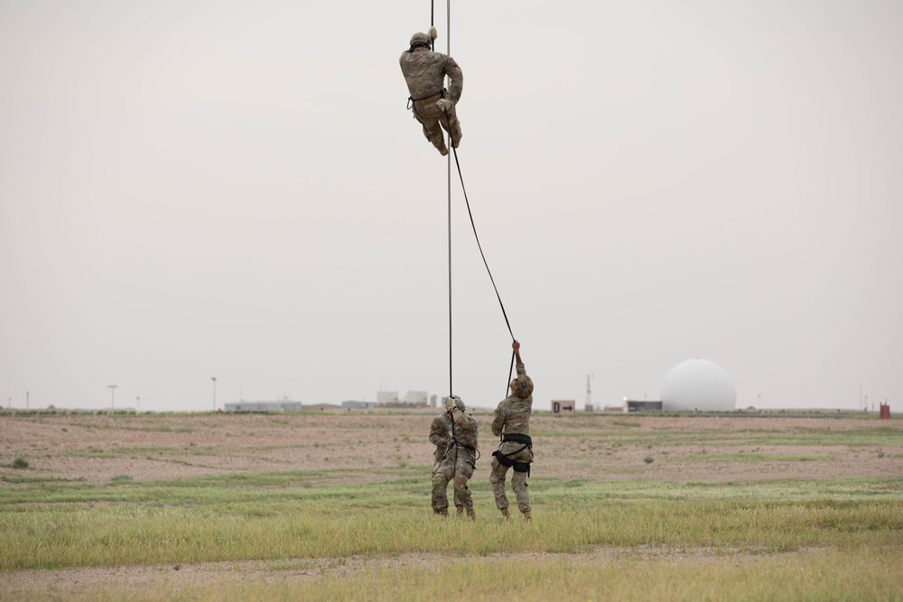 Soldiers complete Rappel Master course at Camp Buehring