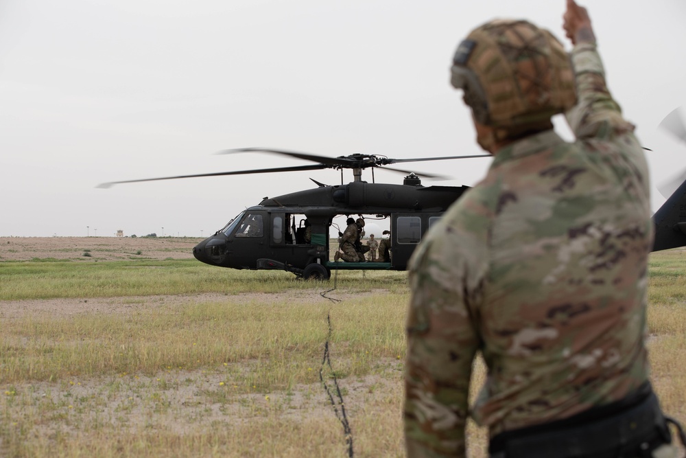 Soldiers complete Rappel Master course at Camp Buehring