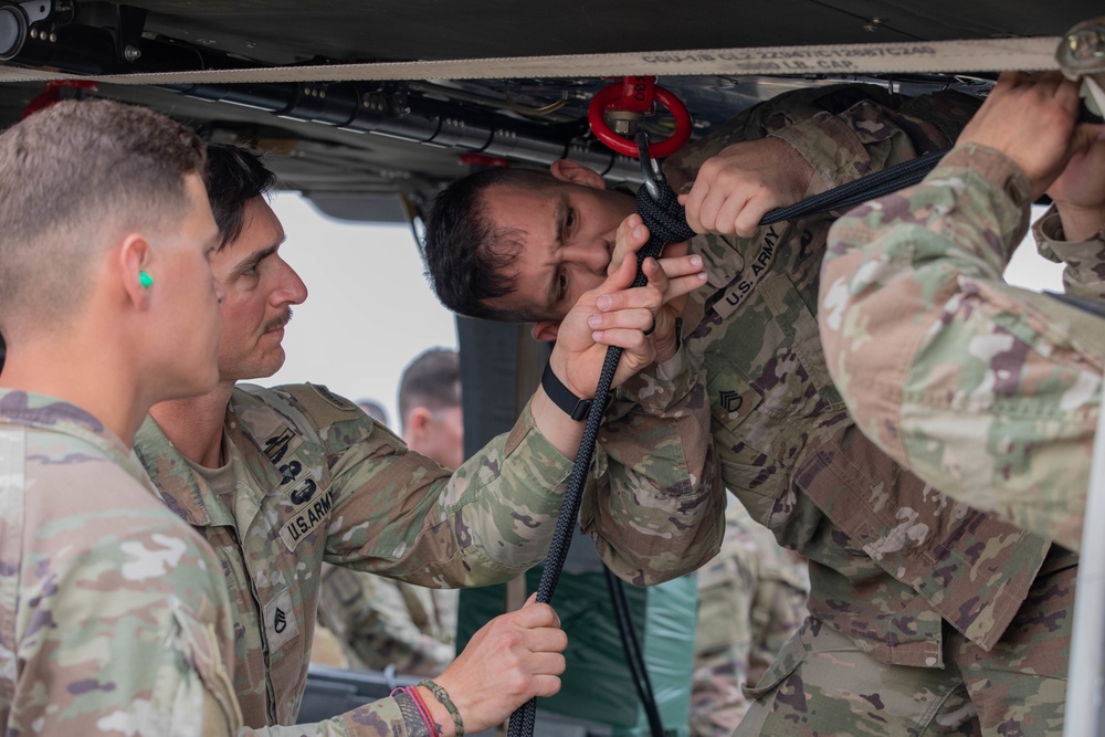 Soldiers complete Rappel Master course at Camp Buehring