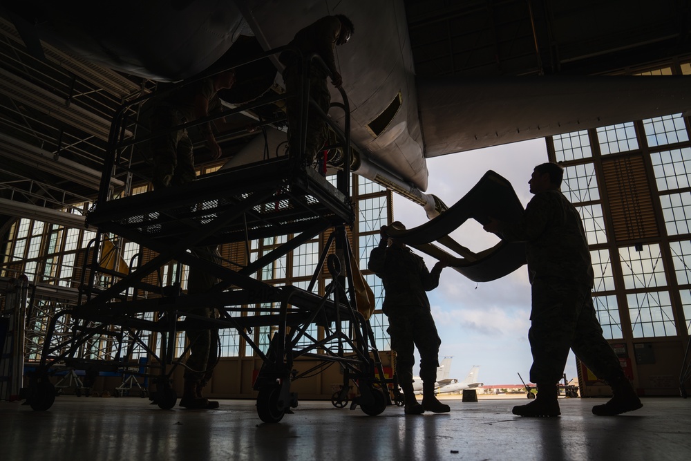 6th MXS performs maintenance on KC-135 boom pod