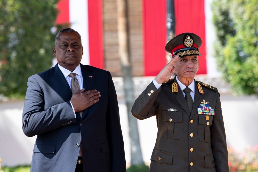 SECDEF Meets with Egyptian President, Minister of Defense