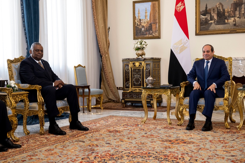 SECDEF Meets with Egyptian President, Minister of Defense