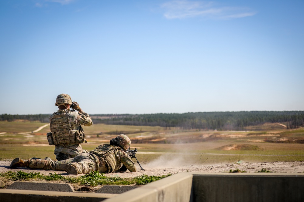 Soldiers Shoot The M240B