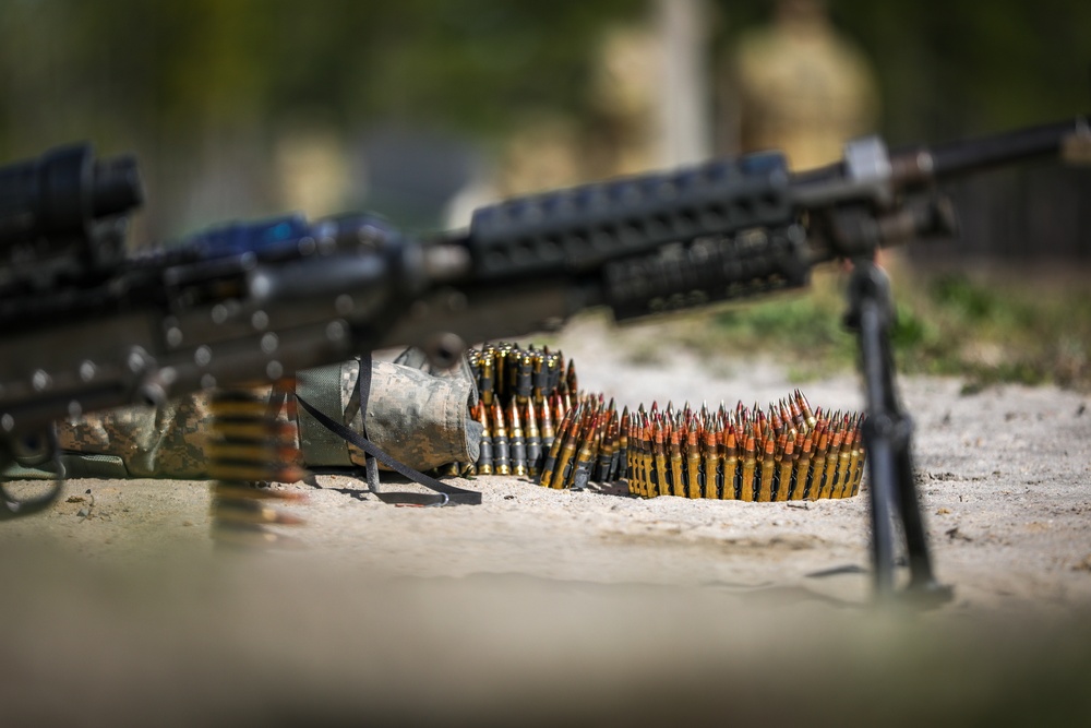 Soldiers Shoot The M240B