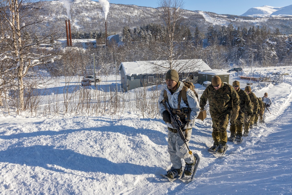 2nd MLG Commanding General visits CLB-2