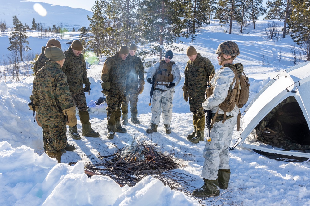 2nd MLG Commanding General visits CLB-2