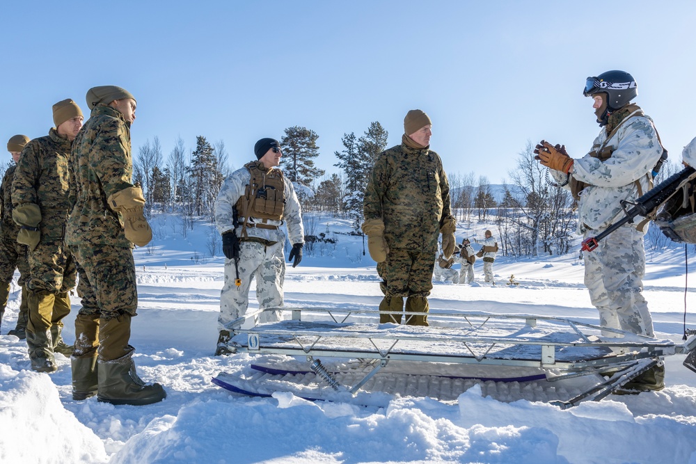 2nd MLG Commanding General visits CLB-2