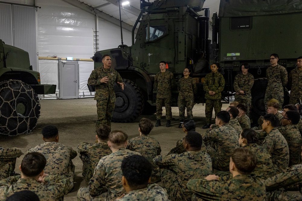 2nd MLG Commanding General visits CLB-2